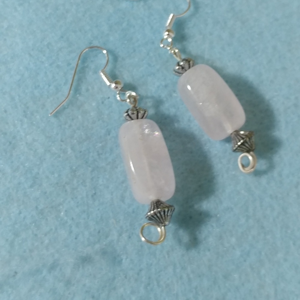 Earring - Picture 1 of 1